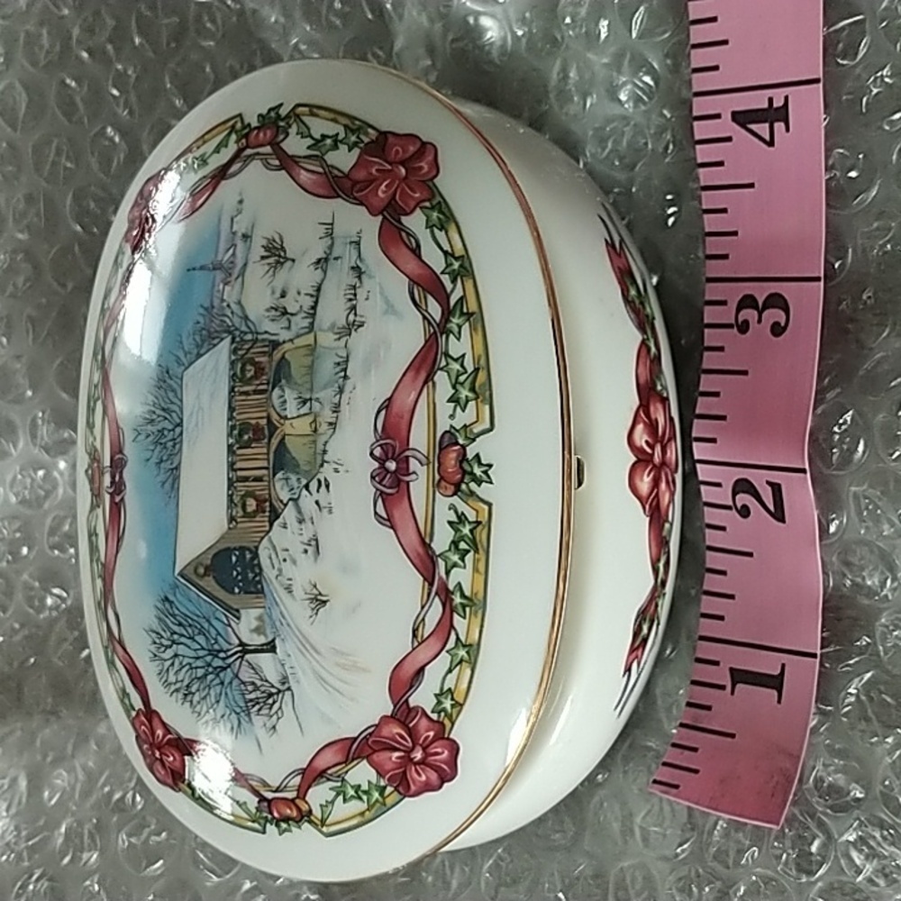 1991 Heritage House Melodies of Christmas-O Come All Ye Faithful Music Box - Picture 8 of 8